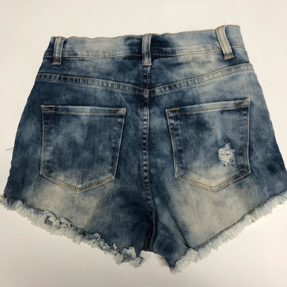 Project eighteen high rise frayed short size S - Picture 2 of 9